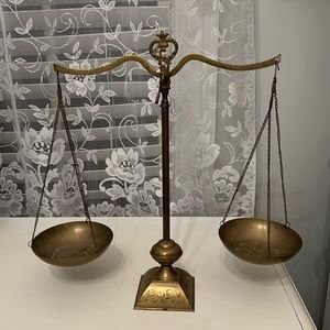 Beautiful antique solid brass scales.